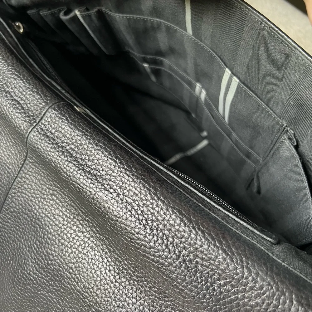 HUGO BOSS Black Leather Messenger Laptop Men's Bag - Picture 10 of 16